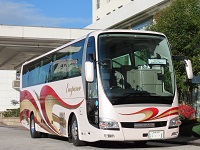 安全性・快適性を高めた観光バス「エンペラー」