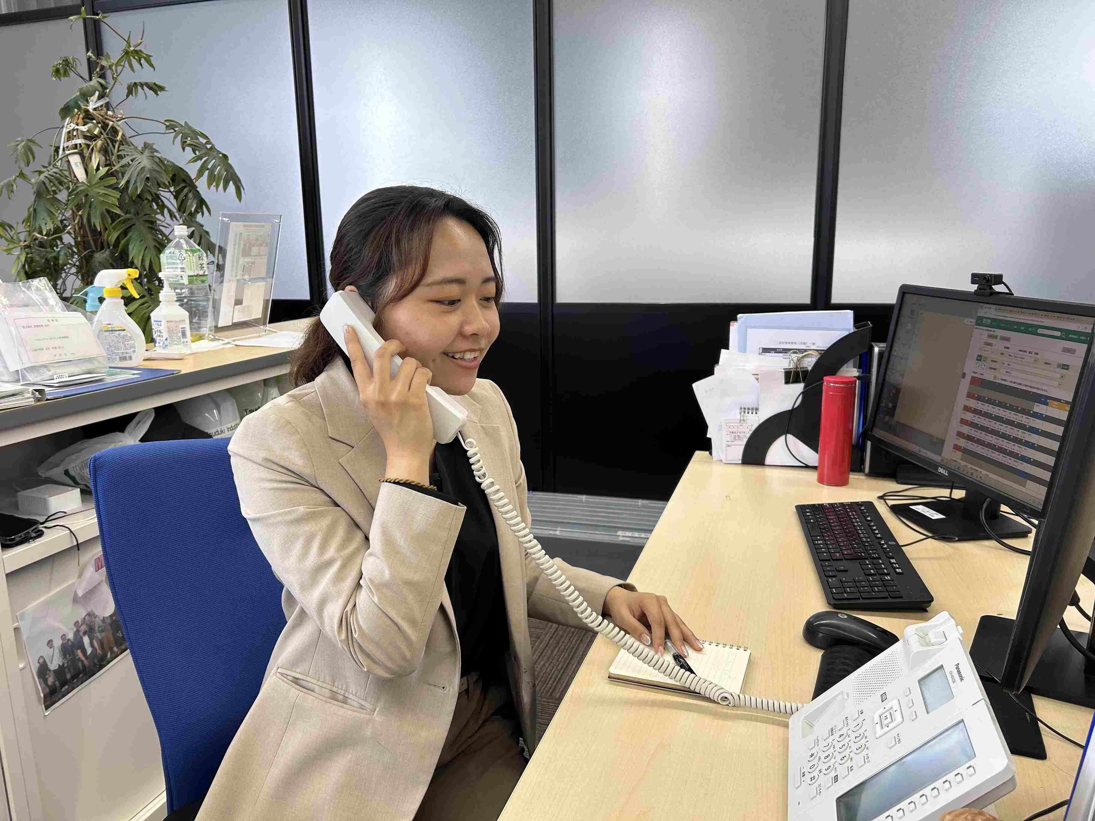 電話対応の様子