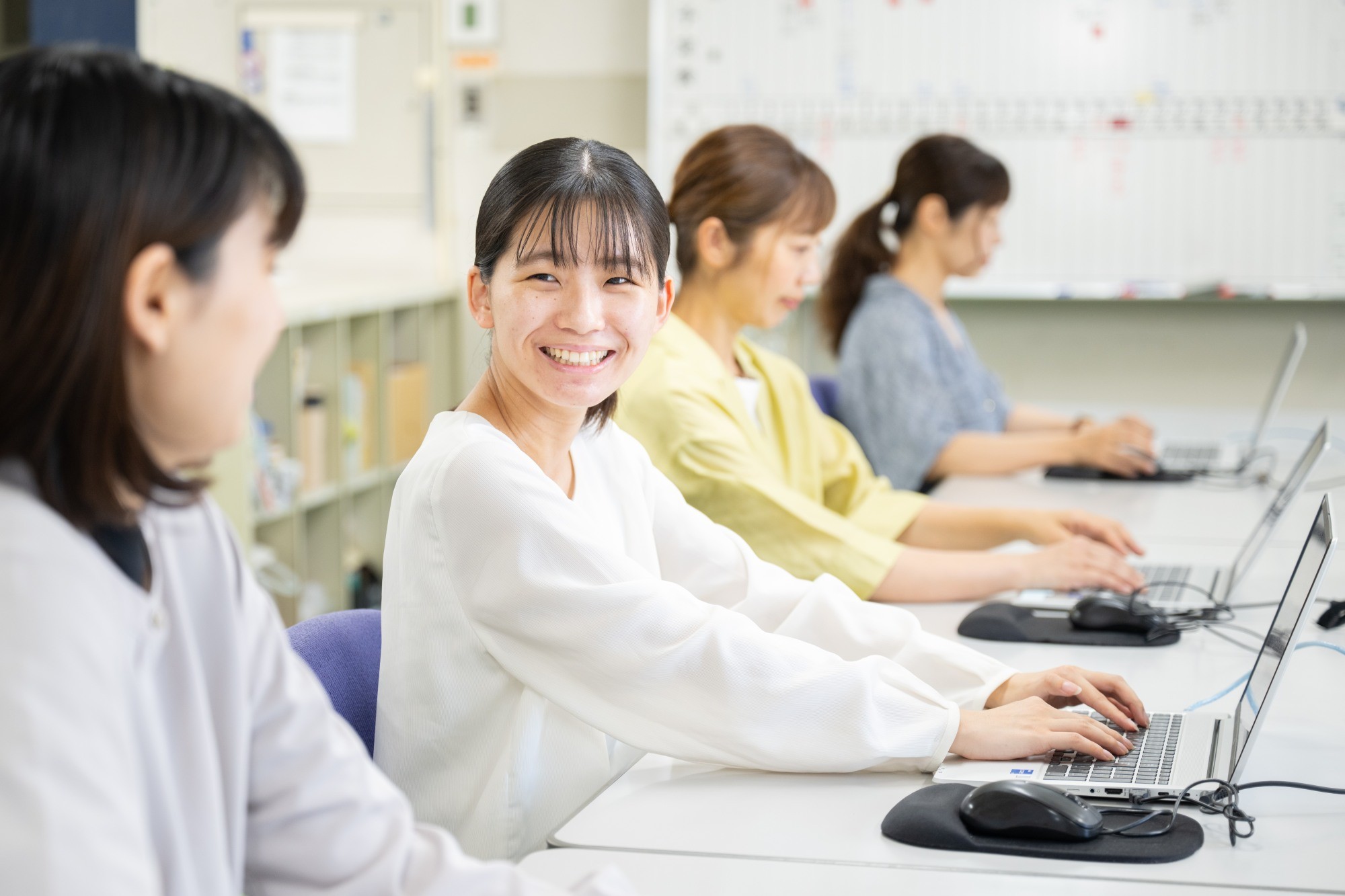 企画部ぷらざ編集室の様子