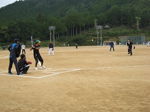 「飛騨支部 産業人ソフトボール大会」を開催